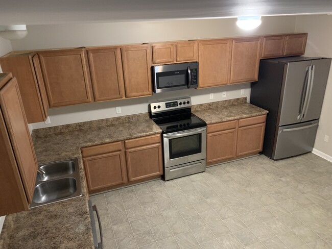 Kitchen - Stainless Steel Appliances - 307 Caldwell Loop