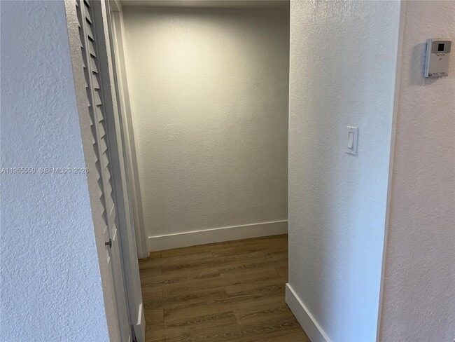 Building Photo - 10425 SW 112th Ave