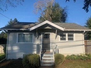Building Photo - $2,750 - Two Bedrooms, Two Bathrooms, With Bonus Room And Large Yard, Ready For Lease!