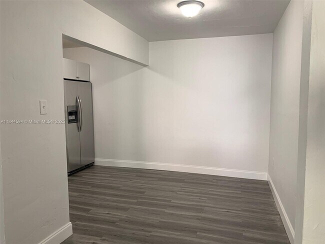 Building Photo - 6290 SW 39th St