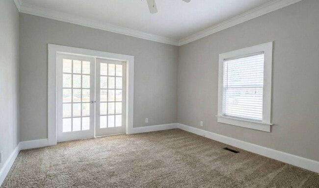 Building Photo - 402 Laurel St