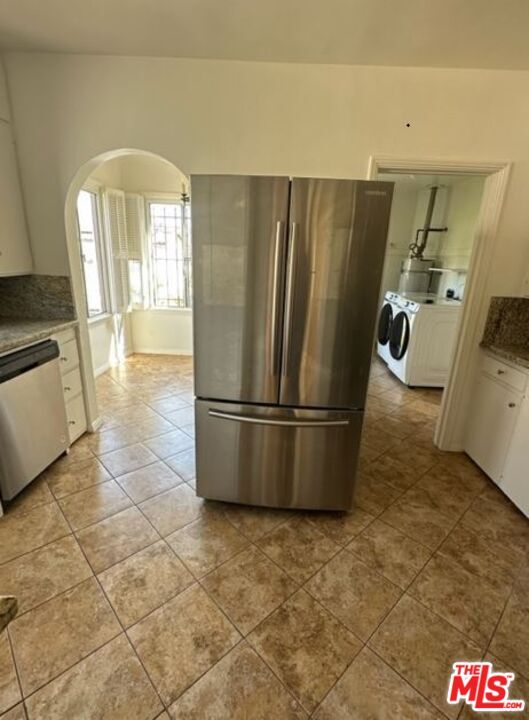 Building Photo - 7970 Blackburn Ave