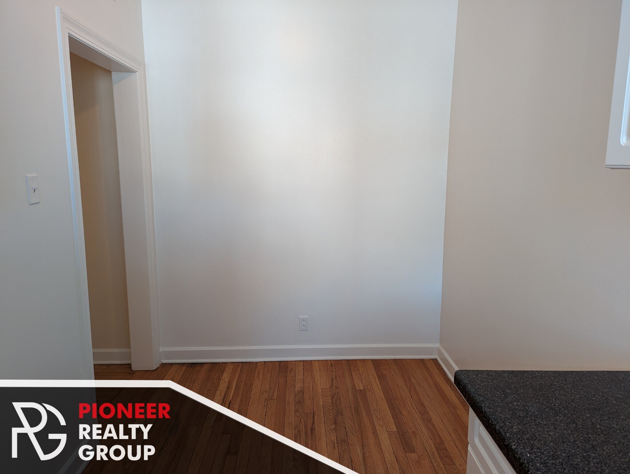 Building Photo - 555 W Aldine Ave