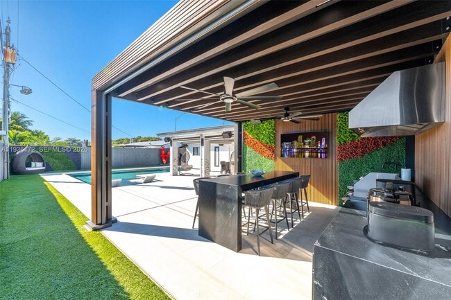 Building Photo - 2845 SW 127th Ave