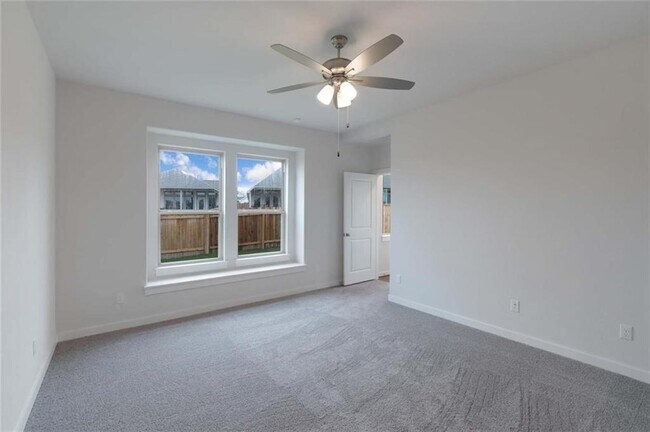 Building Photo - 205 Rosebush Dr