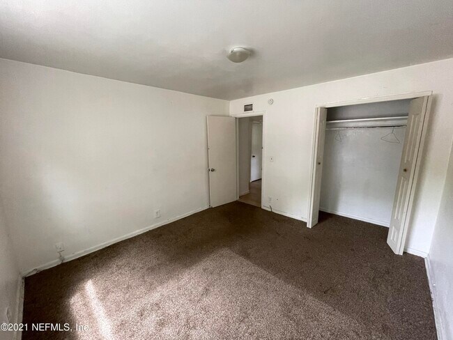 Building Photo - 1717 W 26th St