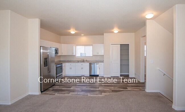 Building Photo - 855 Endeavor Wy