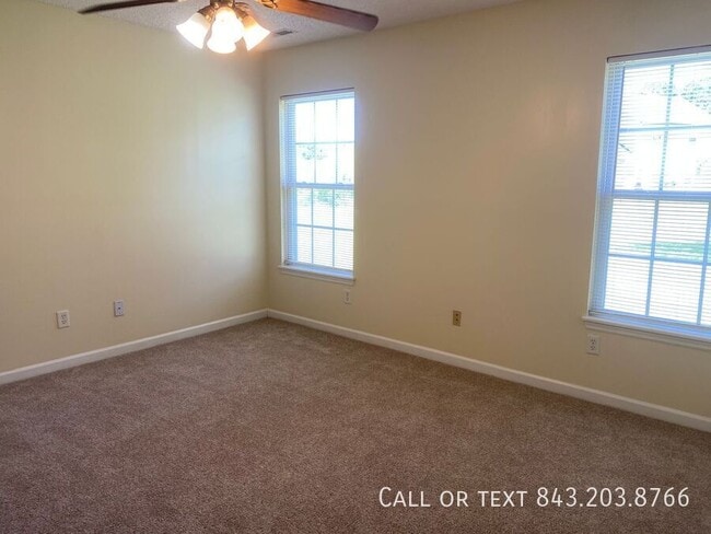 Building Photo - 202 Saturn Ct