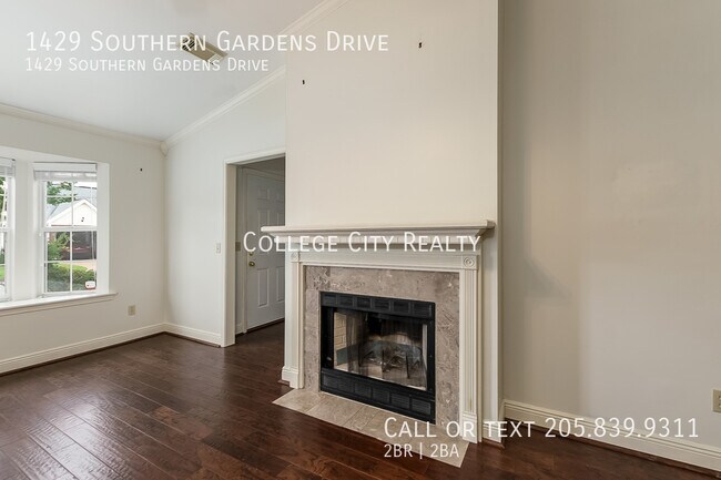 Building Photo - 1429 Southern Gardens Dr