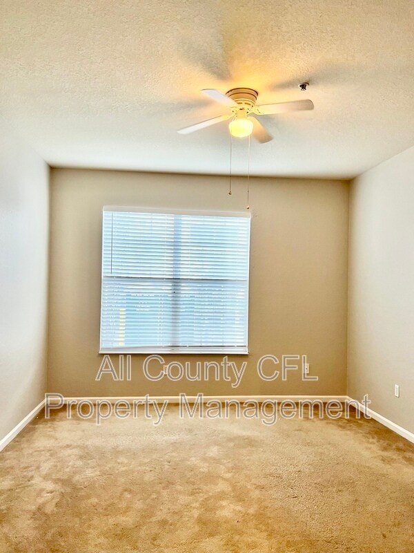 Building Photo - 3000 Laurel Park Ln