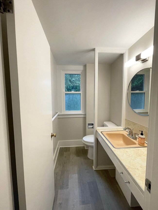 Building Photo - Elegant 4BR 2.5Bath Home with Fenced Yard & Garage Across from Seattle Prep**2 weeks free**