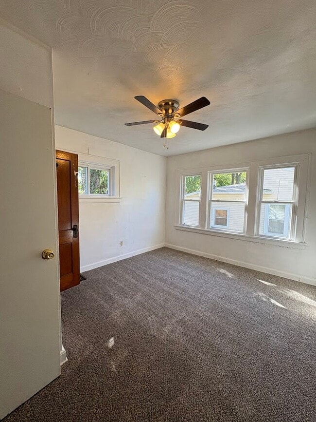 Building Photo - Four bedroom two bathroom home for rent