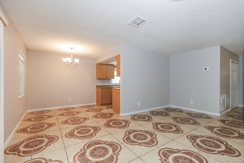 Building Photo - 1162 Fernlea Dr