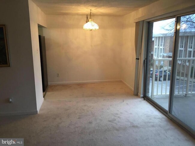 Building Photo - 2630 Fort Farnsworth Rd