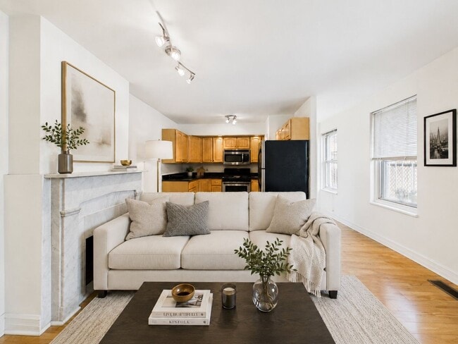 Building Photo - 558 N 17th St