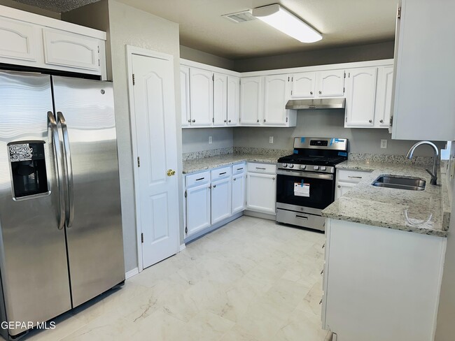 Building Photo - 1634 Via Seca Dr