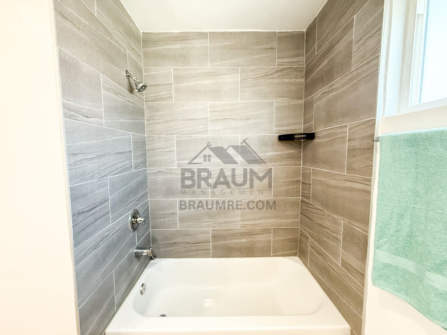 Building Photo - 6041 Whitsett Ave