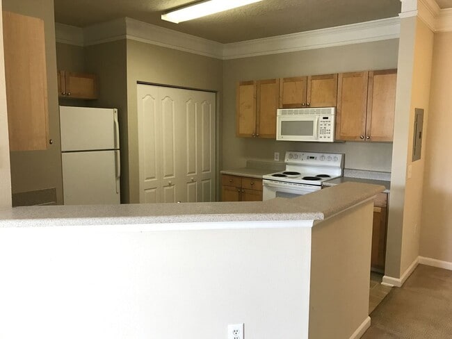 Building Photo - Just Listed!  2/2 Second Floor Unit Located at the Beautiful Mirabella Condominiums