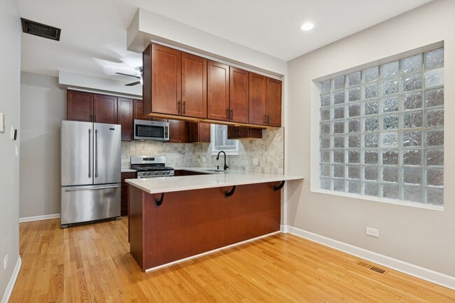 Building Photo - 2742 N Bosworth Ave