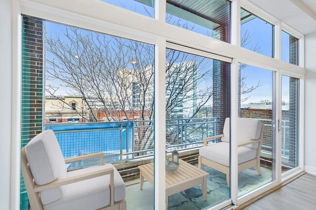 Building Photo - 1042 S Oakley Blvd Apartments