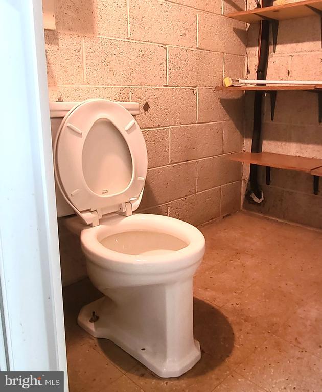 Building Photo - 934 Regina Dr