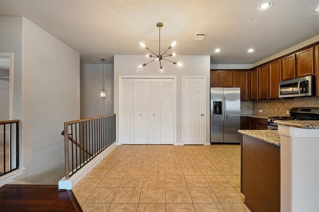 Building Photo - 3101 Davis Ln