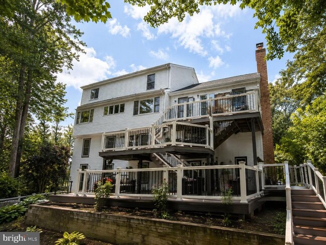 Building Photo - 216 Stern Cove