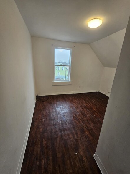 Primary Photo - 175 2nd Ave