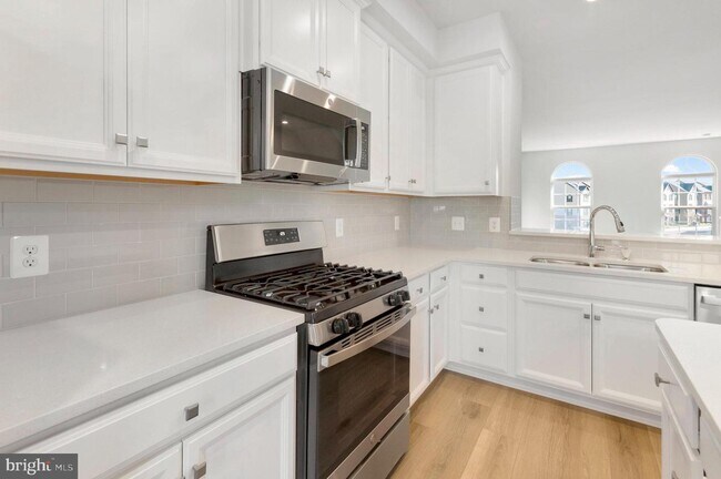 Building Photo - 14024 Sunrise Valley Dr