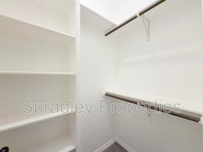 Building Photo - 6125 Modena Dr