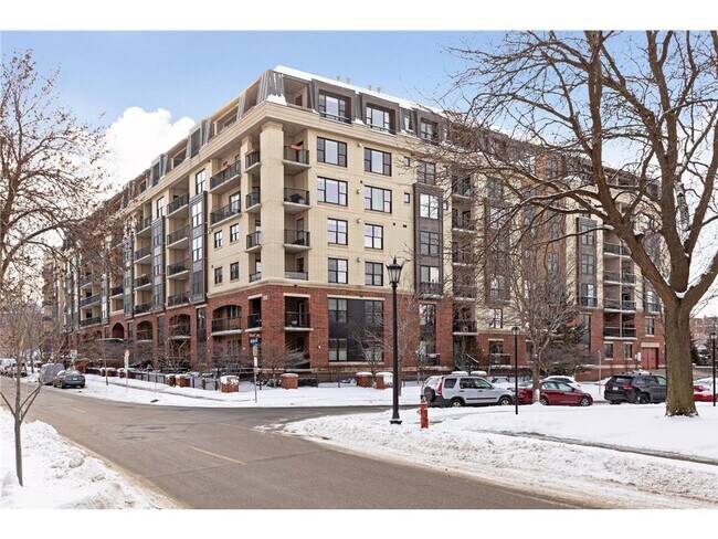 Building Photo - 317 Groveland Ave