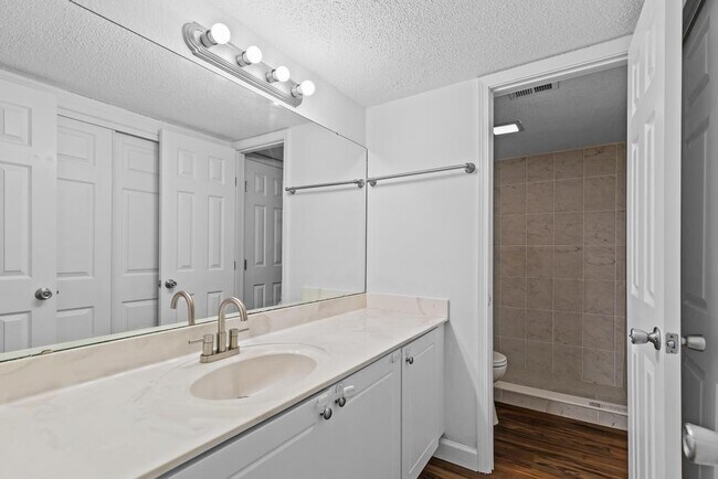Building Photo - 3918 La Mirada Dr N