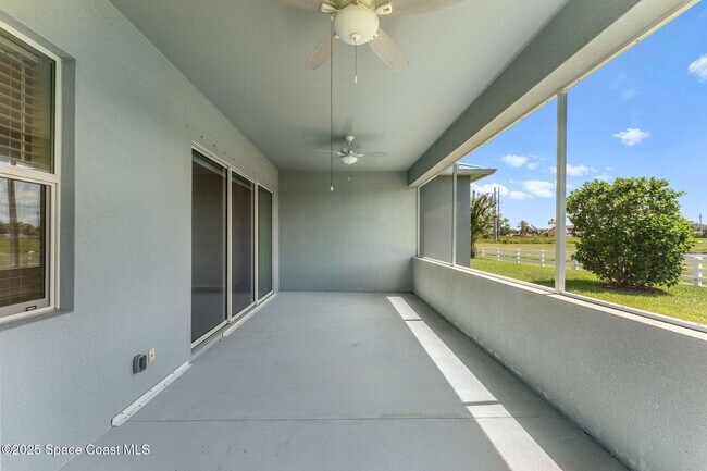Building Photo - 3720 Alamanda Key Dr
