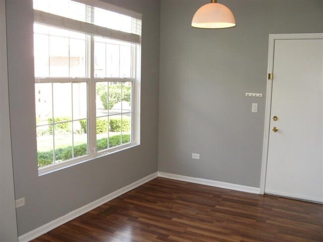 Building Photo - 24019 Walnut Cir