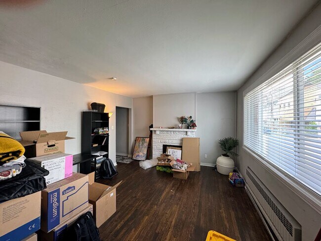 Primary Photo - 4734 Lorigan St