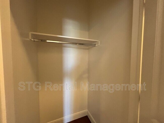 Building Photo - 750 W 350 N