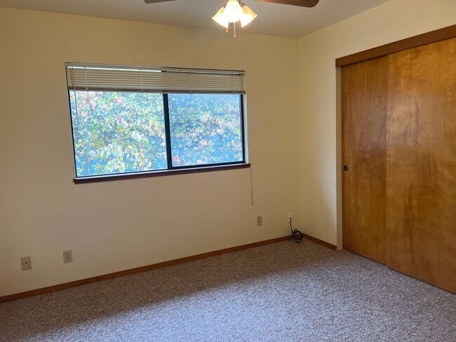 Building Photo - 820park