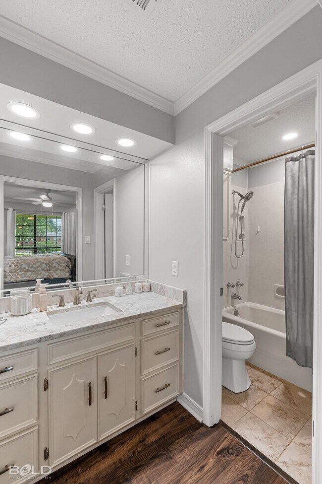 Building Photo - 4 Bedroom 3.5 bath in Greenacres