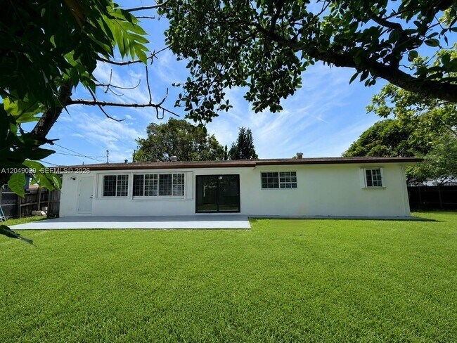 Building Photo - 19202 NW 23rd Ct
