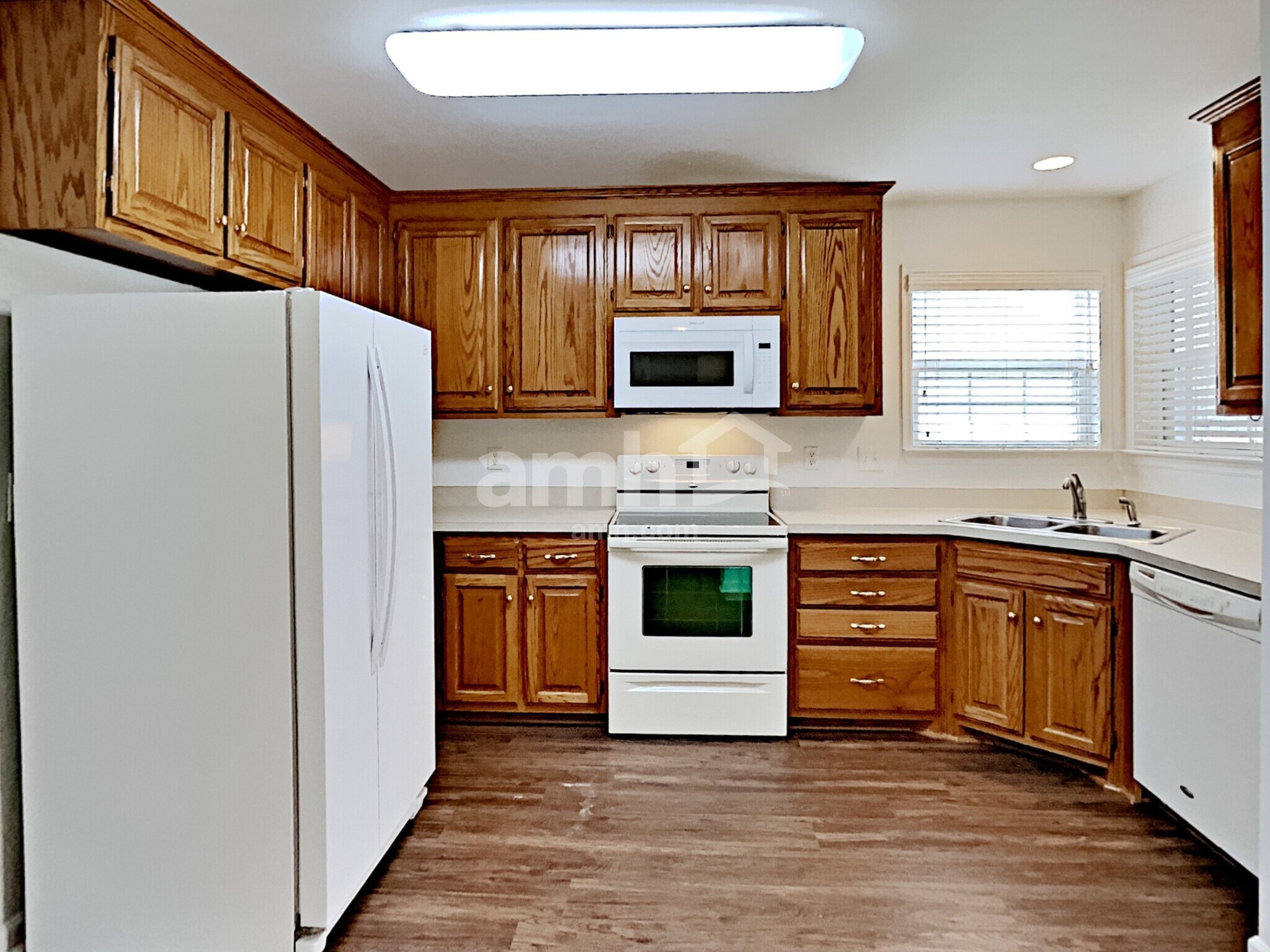 Building Photo - 1914 Amacher Dr