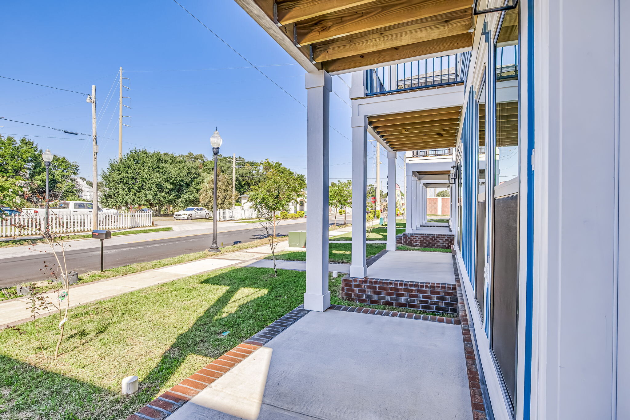 Building Photo - 536 N De Villiers St