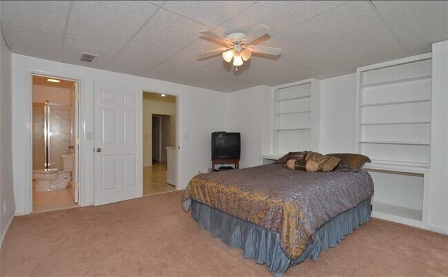 Building Photo - 5975 Peachtree Pkwy
