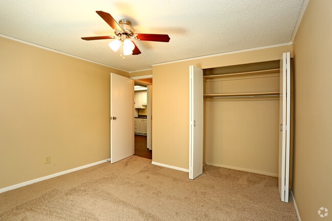 Bedroom - Ridgewood Apartments