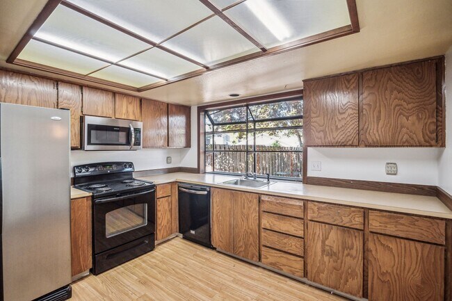 Building Photo - 21665 SW Imperial Ct