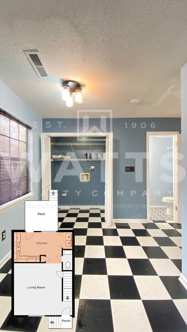 Building Photo - 2 Bedroom Southside Townhouse