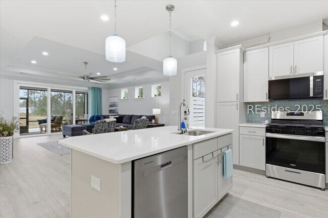 Building Photo - 119 Blue Starfish Ln