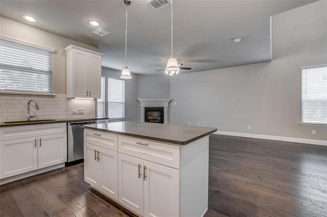 Building Photo - 704 Reeves Ln