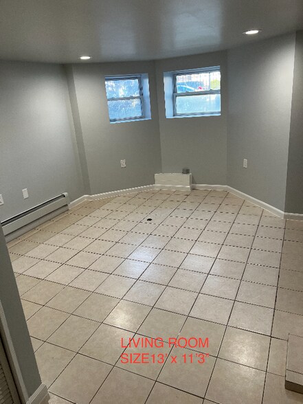 Building Photo - 4147 W Wellington Ave