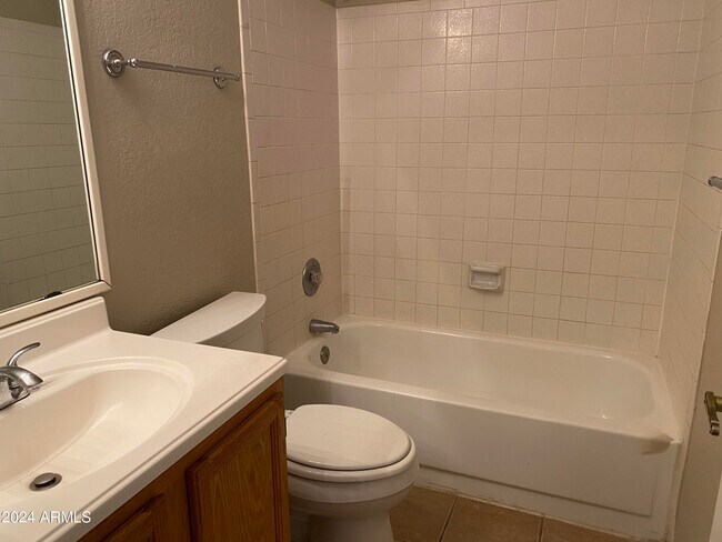 Building Photo - 1355 N 87th St