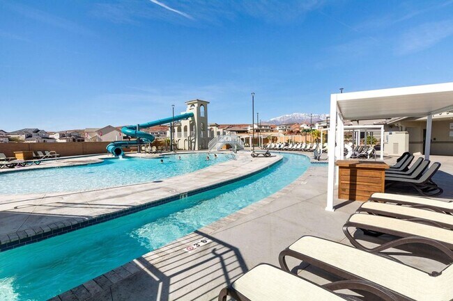 Building Photo - Live Every day Like You're on Vacation!! F...
